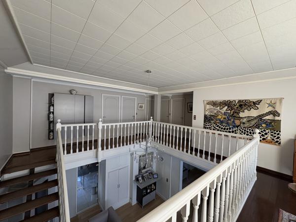 Montpellier (34000) Montpellier Cité MION. Maison d'architecte avec 4 chambres & piscine.