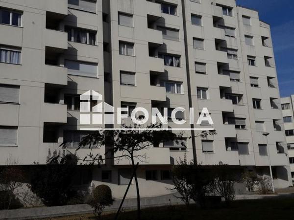 Location Appartement 3 pièces 64.9 m² - 38 PLACE RABELAIS Tours 37000