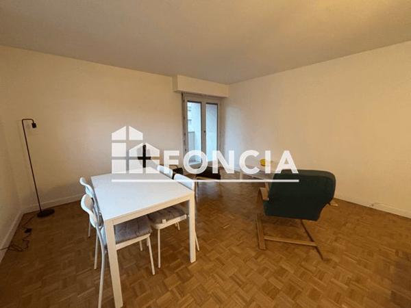 Location Appartement 3 pièces 64.9 m² - 38 PLACE RABELAIS Tours 37000