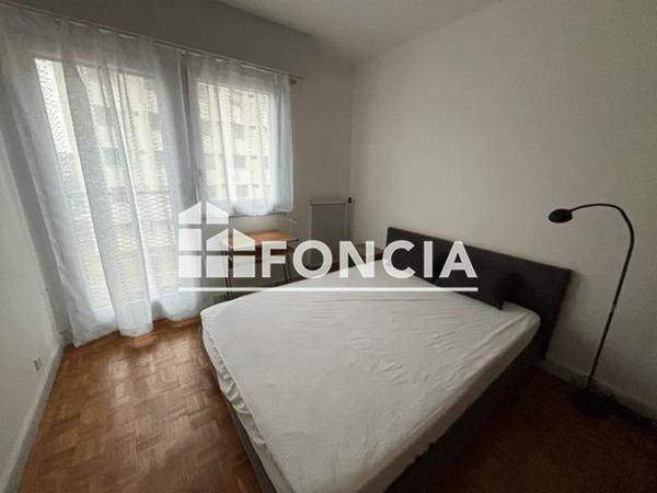 Location Appartement 3 pièces 64.9 m² - 38 PLACE RABELAIS Tours 37000