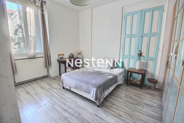 VENISSIEUX - Limite LYON8 - PROCHE AXES ROUTIERS - TRAMWAY - BUS - COMMERCES - ECOLES - COLLEGE- PARCS- CLIMATISATION - GARAGE - CAVES