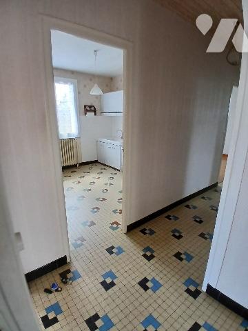 Pavillon avec terrain clos et dépendances