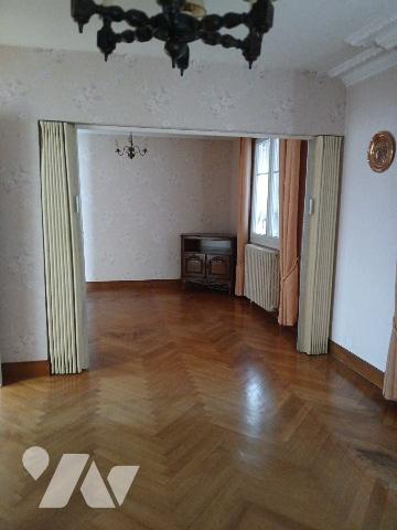 Pavillon avec terrain clos et dépendances