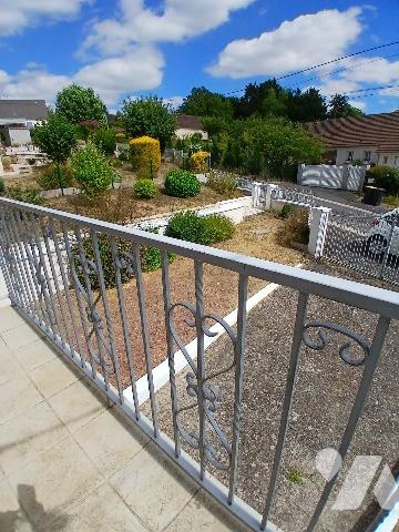 Pavillon avec terrain clos et dépendances