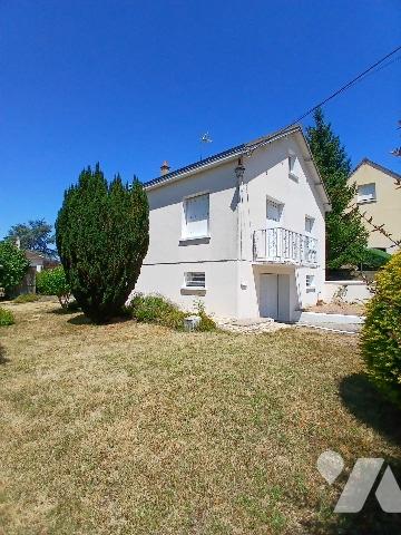 Pavillon avec terrain clos et dépendances