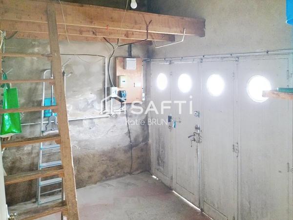 MAISON DE TYPE T5  - A RENOVER - ENVIRON 88 m²