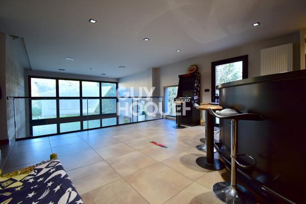 MAISON À VENDRE DE 7 PIÈCES DE 226,42 M²