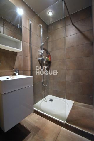 MAISON À VENDRE DE 7 PIÈCES DE 226,42 M²