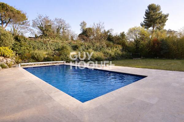 MAISON À VENDRE DE 7 PIÈCES DE 226,42 M²