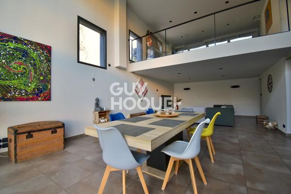 MAISON À VENDRE DE 7 PIÈCES DE 226,42 M²