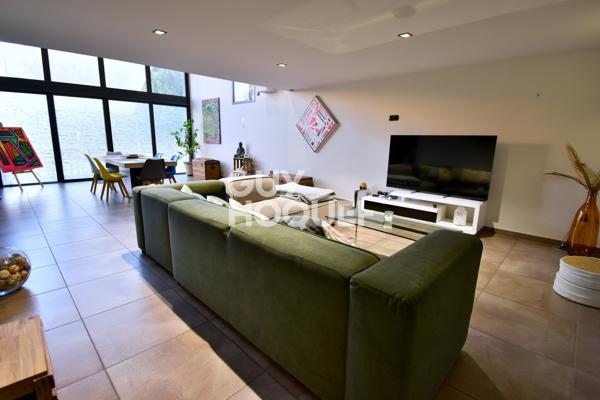 MAISON À VENDRE DE 7 PIÈCES DE 226,42 M²