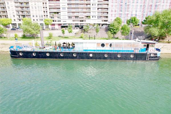 Lyon (69004) Péniche --- Vivre autrement, au fil de l’eau… Lyon 4?