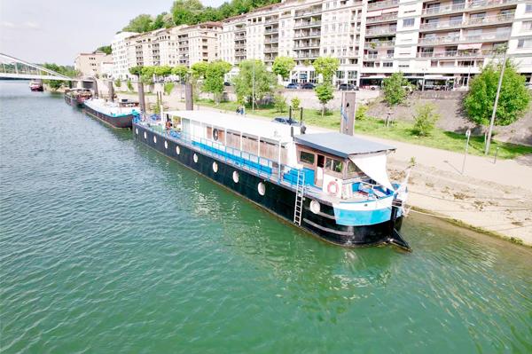 Lyon (69004) Péniche --- Vivre autrement, au fil de l’eau… Lyon 4?