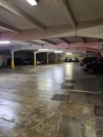 Location - Garage et parking Roubaix 59100 4 m 2