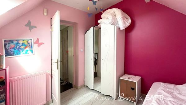 Un havre de paix aux allures de "maison de vacances" : piscine, jardin paysager et atmosphère zen