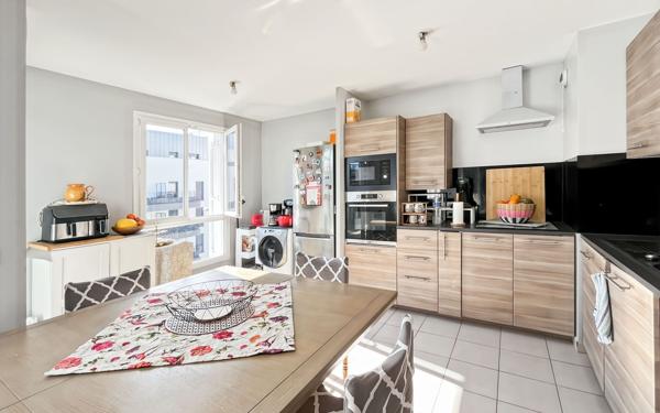 Appartement à vendre    4 pièces • 80 m2 Cergy