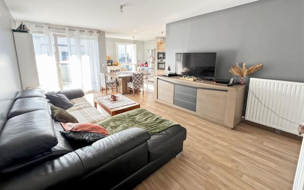 Appartement à vendre    4 pièces • 80 m2 Cergy
