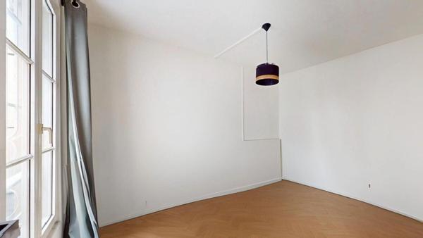 À vendre : Appartement 2 pièces à Paris - Référence V975