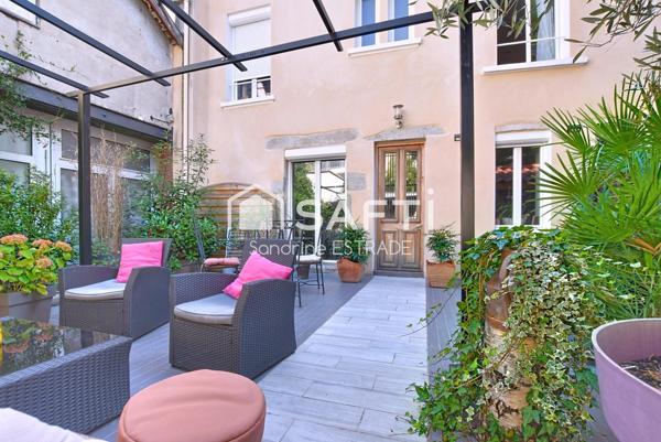 Maison de ville rénovée avec terrasse – Montbrison centre