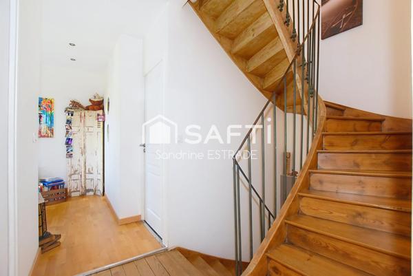 Maison de ville rénovée avec terrasse – Montbrison centre