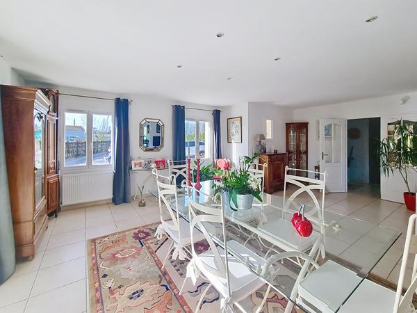 Magnifique Maison de plus de 150m² avec dépendance, piscine et double garage , Vayres