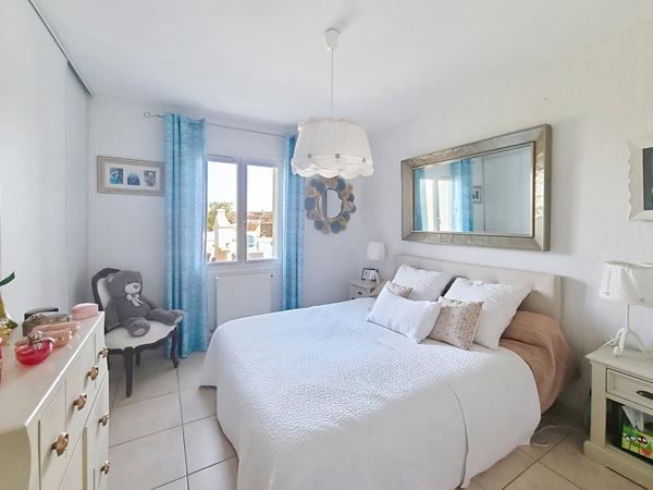 Magnifique Maison de plus de 150m² avec dépendance, piscine et double garage , Vayres