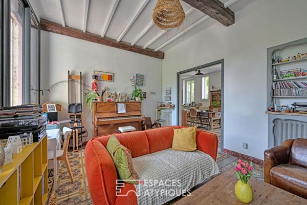 Maison de charme avec cour et bassin Nîmes, quartier Révolution