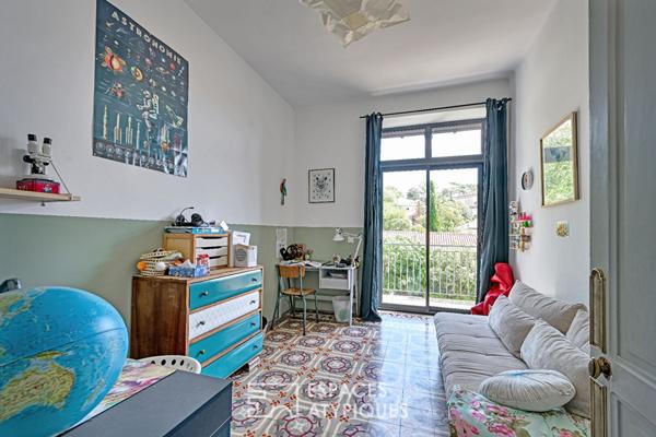 Maison de charme avec cour et bassin Nîmes, quartier Révolution