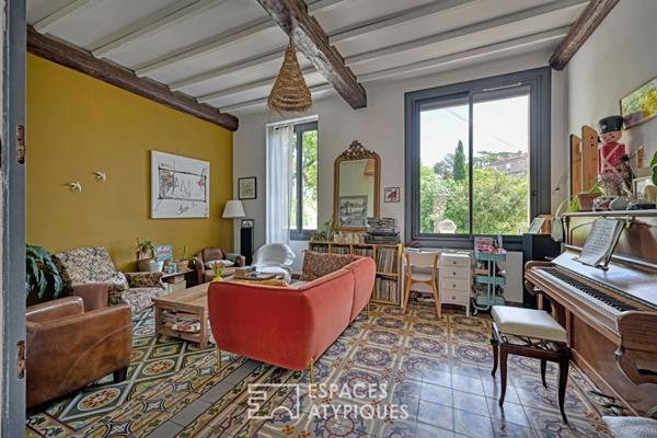 Maison de charme avec cour et bassin Nîmes, quartier Révolution