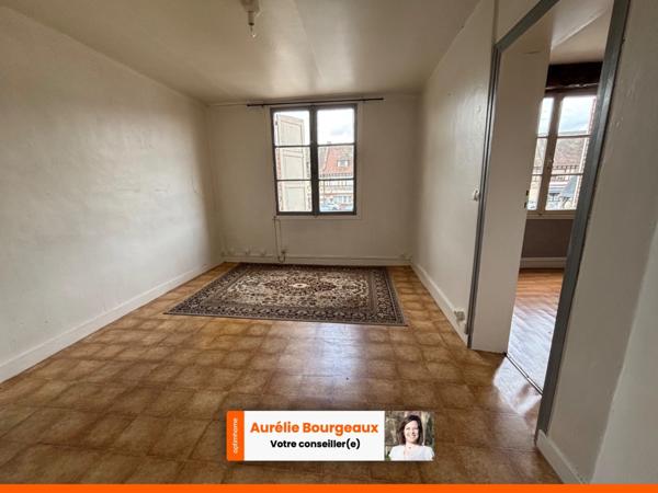 Ensemble Immobilier avec Cour, Dépendances et Accès à la Risle – La Ferrière-sur-Risle (27760)