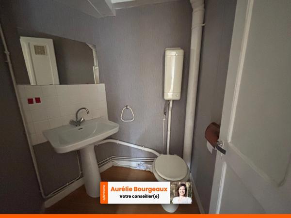 Ensemble Immobilier avec Cour, Dépendances et Accès à la Risle – La Ferrière-sur-Risle (27760)