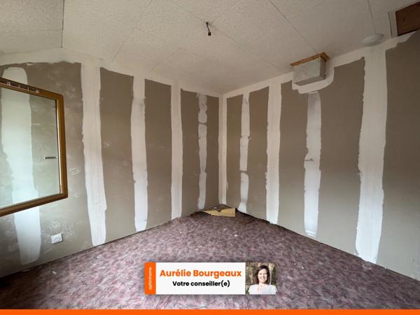 Ensemble Immobilier avec Cour, Dépendances et Accès à la Risle – La Ferrière-sur-Risle (27760)