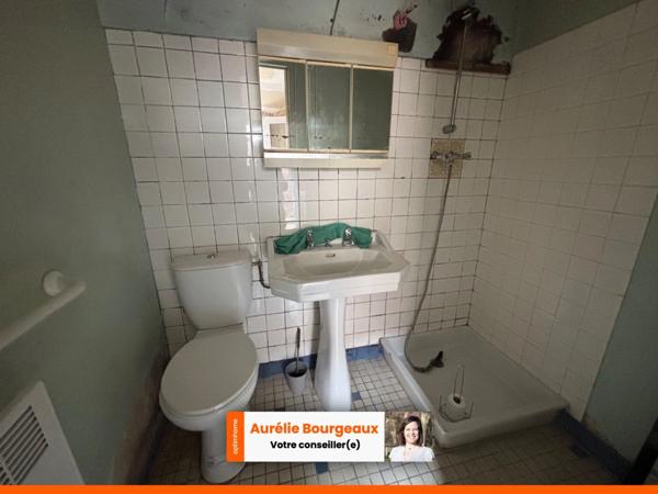 Ensemble Immobilier avec Cour, Dépendances et Accès à la Risle – La Ferrière-sur-Risle (27760)