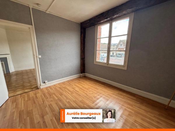 Ensemble Immobilier avec Cour, Dépendances et Accès à la Risle – La Ferrière-sur-Risle (27760)