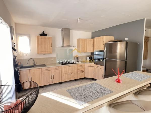 Mallemort (13370) Maison d'habitation de 145 m2 et entrepôt de 82 m2