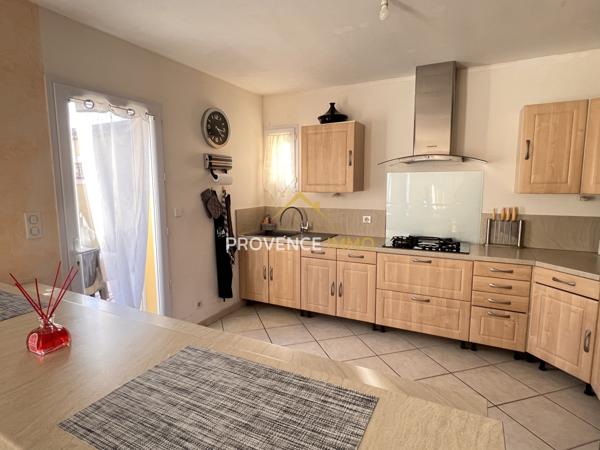 Mallemort (13370) Maison d'habitation de 145 m2 et entrepôt de 82 m2