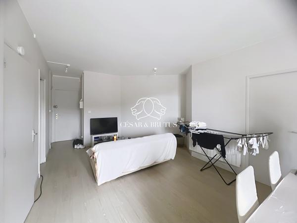 Ensemble de 3 appartements en copropriété dans un immeuble à Thizy