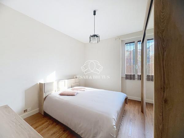 Ensemble de 3 appartements en copropriété dans un immeuble à Thizy