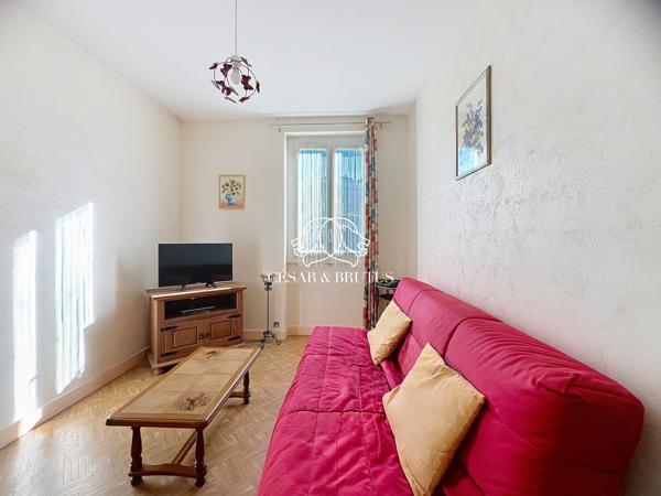 Ensemble de 3 appartements en copropriété dans un immeuble à Thizy