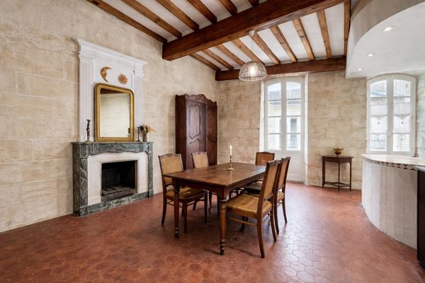 Appartement T3 85 m2 Avignon intra muros, charme et provençale