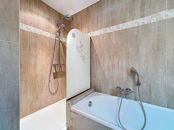 Appartement T3 85 m2 Avignon intra muros, charme et provençale