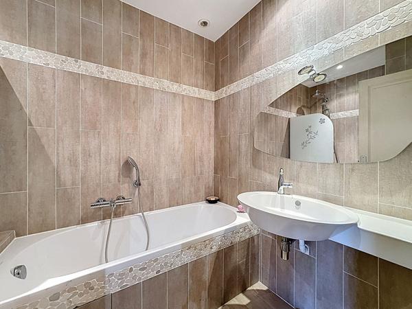 Appartement T3 85 m2 Avignon intra muros, charme et provençale