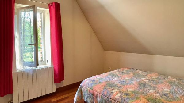 Maison
                                                                                                                                                                                                                                                                                                                        8 pièce(s)                                                                                                                                                                                                          4 chambre(s)                                                                                                                                                                                                          182  m²