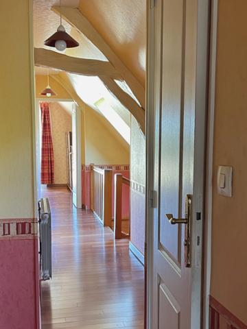 Maison
                                                                                                                                                                                                                                                                                                                        8 pièce(s)                                                                                                                                                                                                          4 chambre(s)                                                                                                                                                                                                          182  m²