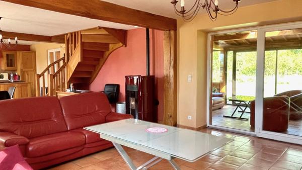 Maison
                                                                                                                                                                                                                                                                                                                        8 pièce(s)                                                                                                                                                                                                          4 chambre(s)                                                                                                                                                                                                          182  m²