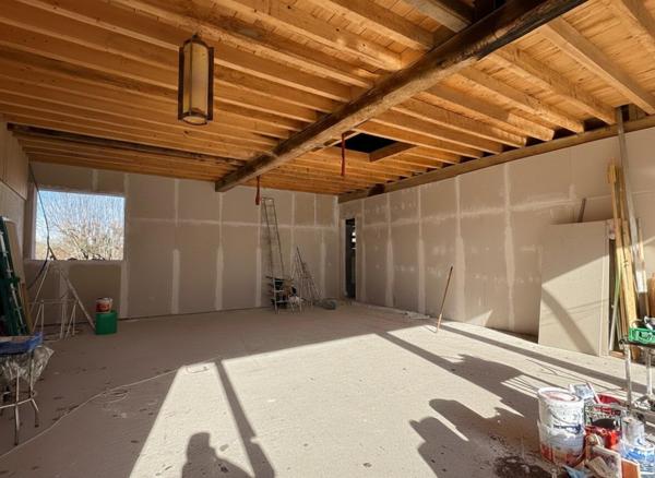 Corps de ferme avec locaux et appartement