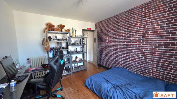 Superbe maison bourgeoise T7, cour et garage avec combles aménageables