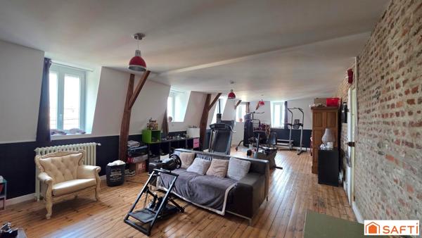 Superbe maison bourgeoise T7, cour et garage avec combles aménageables