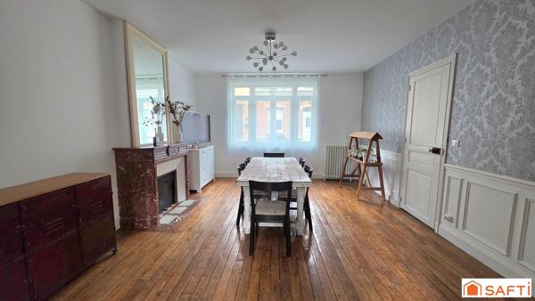 Superbe maison bourgeoise T7, cour et garage avec combles aménageables