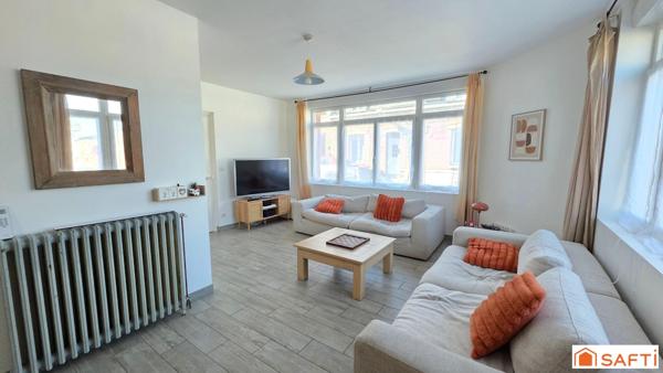 Superbe maison bourgeoise T7, cour et garage avec combles aménageables